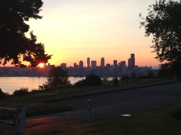 Yesterday morning at 5 am. This is the view from my house, i don't hate it.